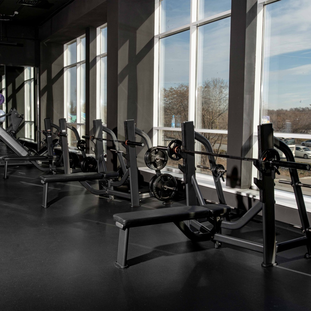 E7043 Скамья-стойка для жима штанги лежа