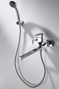 Смеситель для ванны с коротким изливом и душевой лейкой Bravat Riffle F672106C-B
