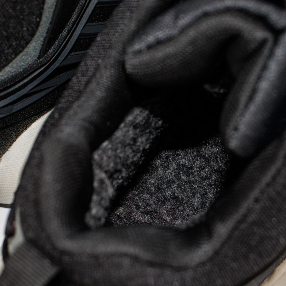 кроссовки Packer x Adidas FYW Intimidation Black / White Winter