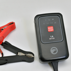 Автомобильное зарядное устройство BERKUT Specialist BC-01A