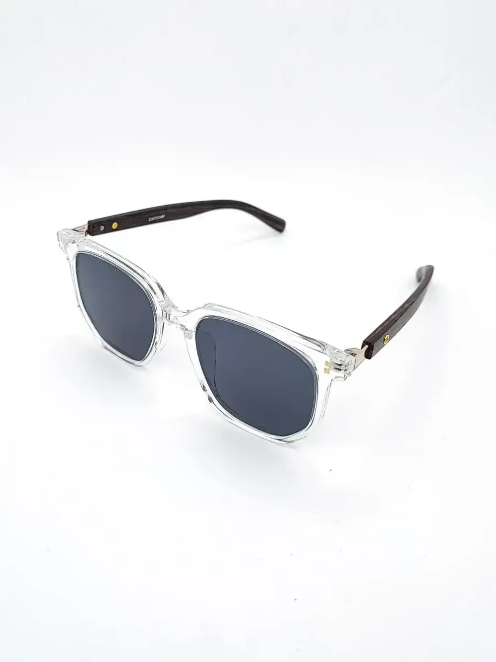 Очки солнцезащитные