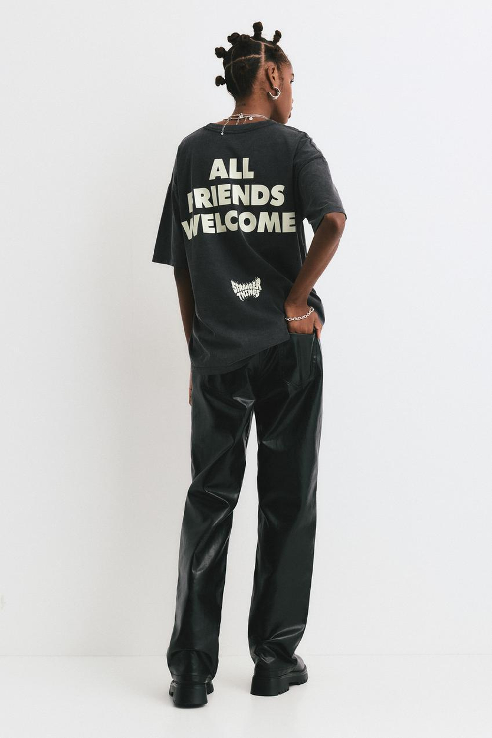 PULL&BEAR Футболка "Stranger Things ",темный антрацит