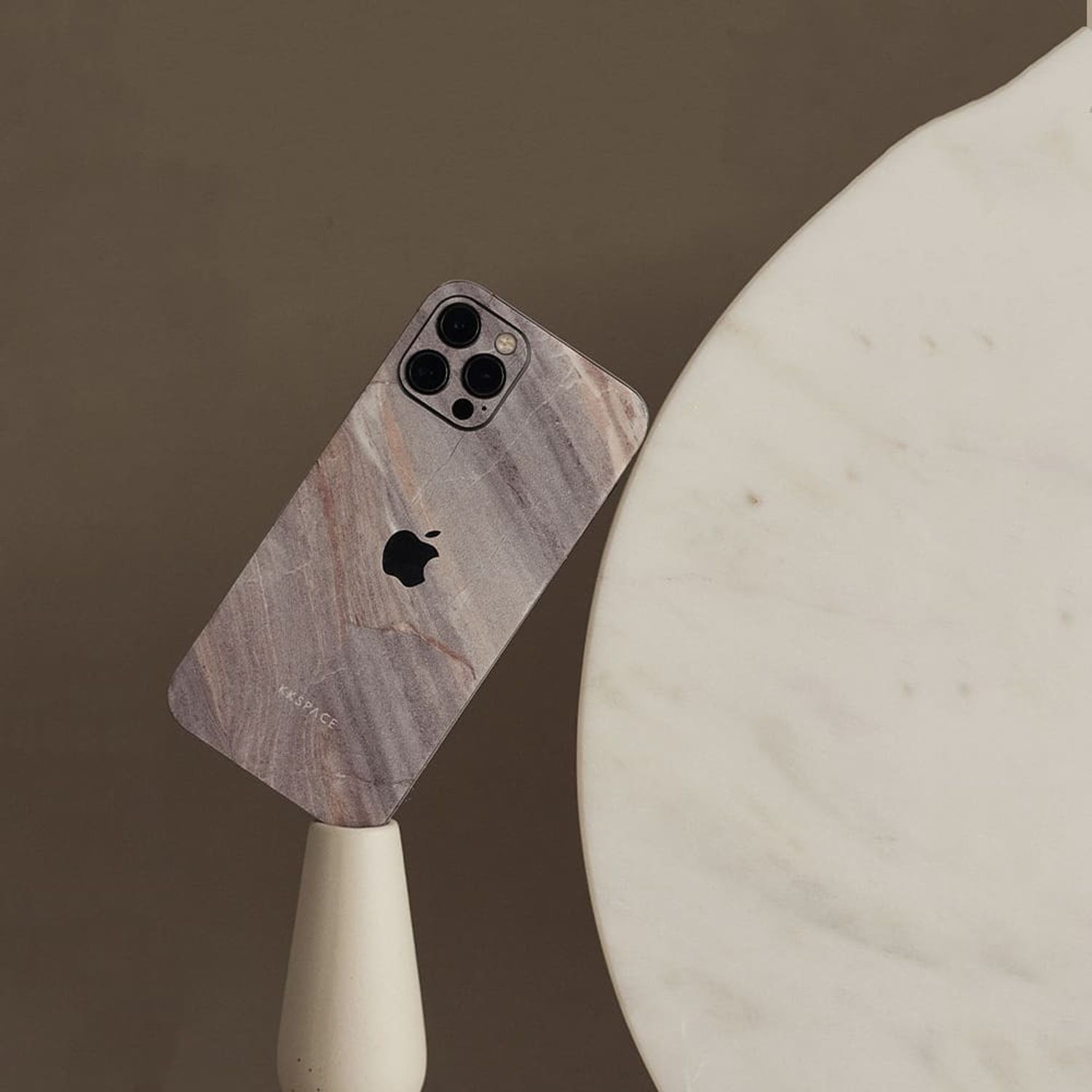 Виниловые наклейки для iPhone