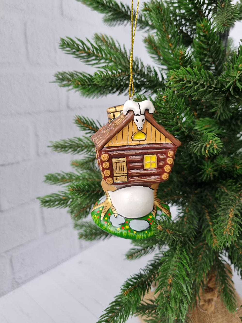 Избушка на курьих ножках ёлочная игрушка из фарфора