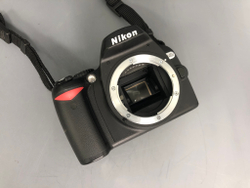 Nikon D40X Kit 18-55mm 1.600 кадров