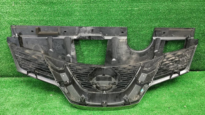 Решетка радиатора Nissan X-Trail T32 (2013-2019)