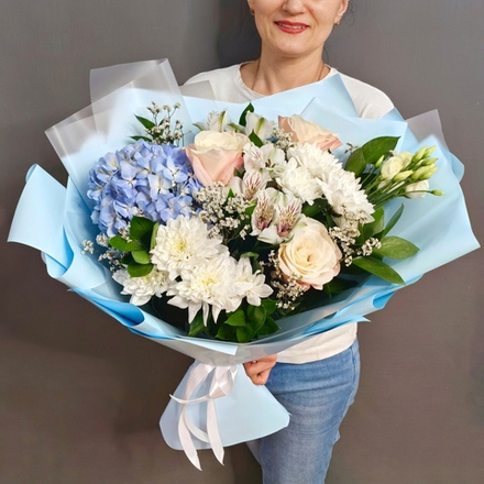 Авторский букет в голубой гамме