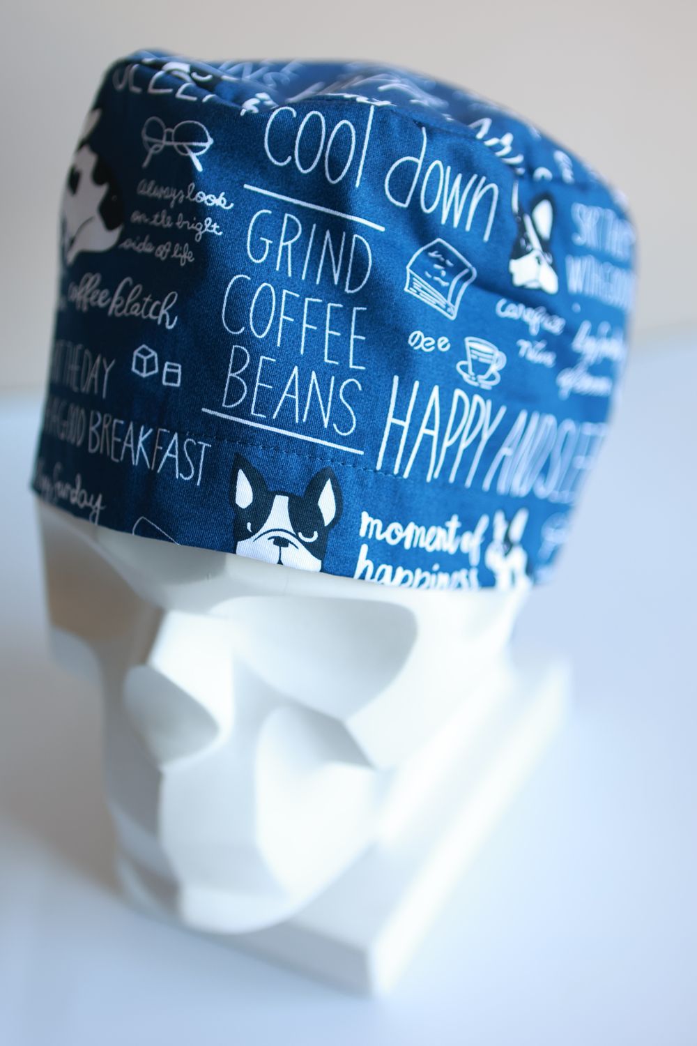 Медицинский колпак (Принт «Мопсы на синем»)