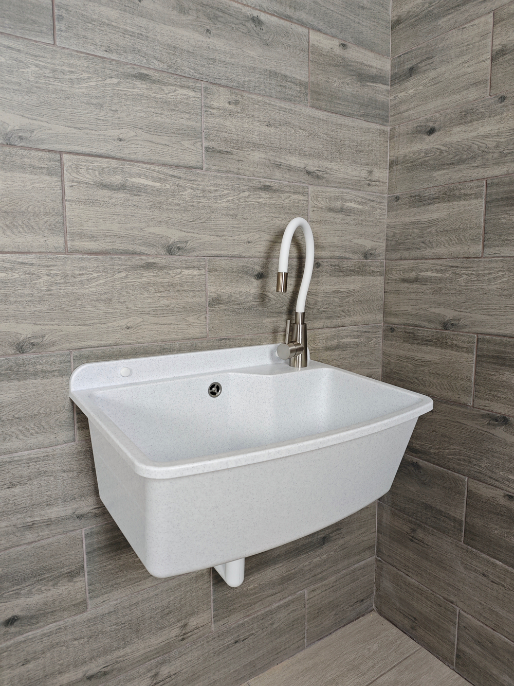 Пластиковая техническая раковина MAXIMUS WHITE