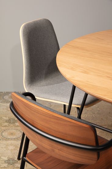 Стол Novaks 120 (200) х120 черный, шпон дерева Испания 