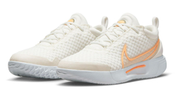 Женские Кроссовки теннисные Nike Zoom Court Pro - sail/sanddrift/peach cream