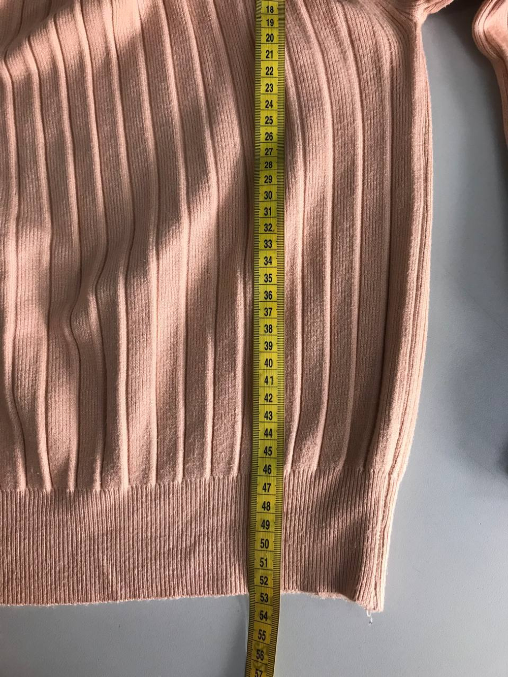 Джемпер нежного цвета, визуально на 46 размер