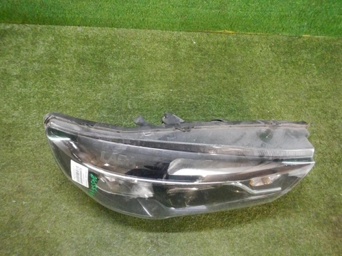 Битая Фара правая Lada Vesta (2015-2022) галоген