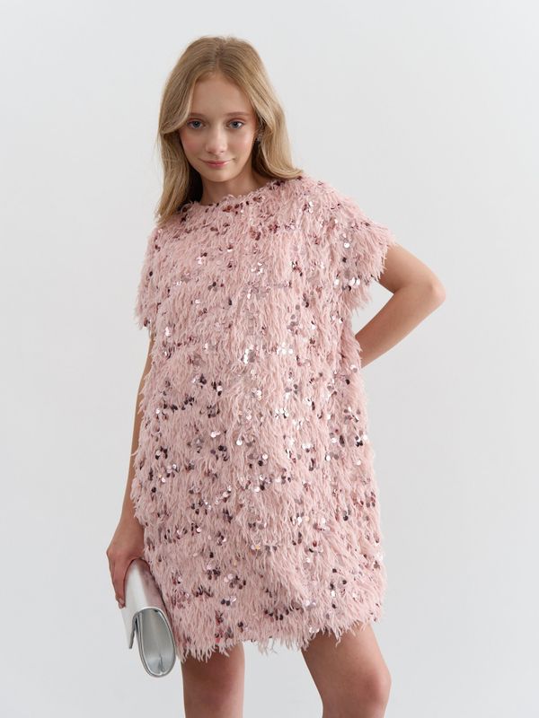 Платье с перьями 