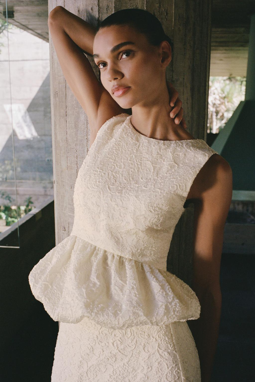 ZARA ТОП ИЗ РЕЛЬЕФНОЙ ТКАНИ С БАСКОЙ, КАВА