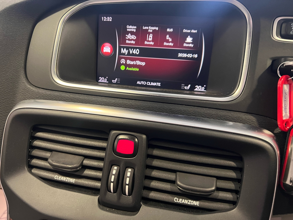 Volvo V40, 2017 год