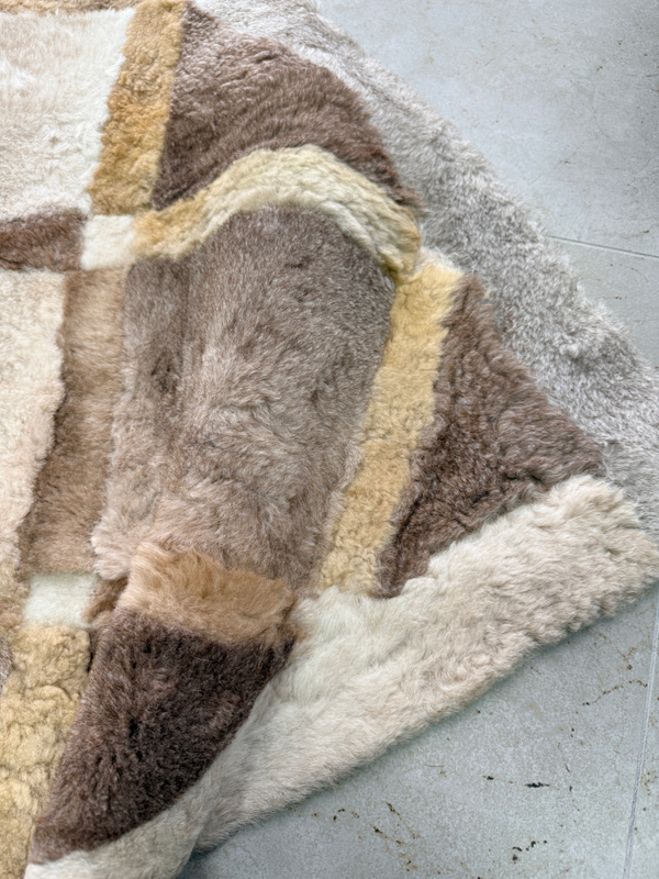 Ковер прямоугольный натуральный мех овчина, 210 х 170 см.