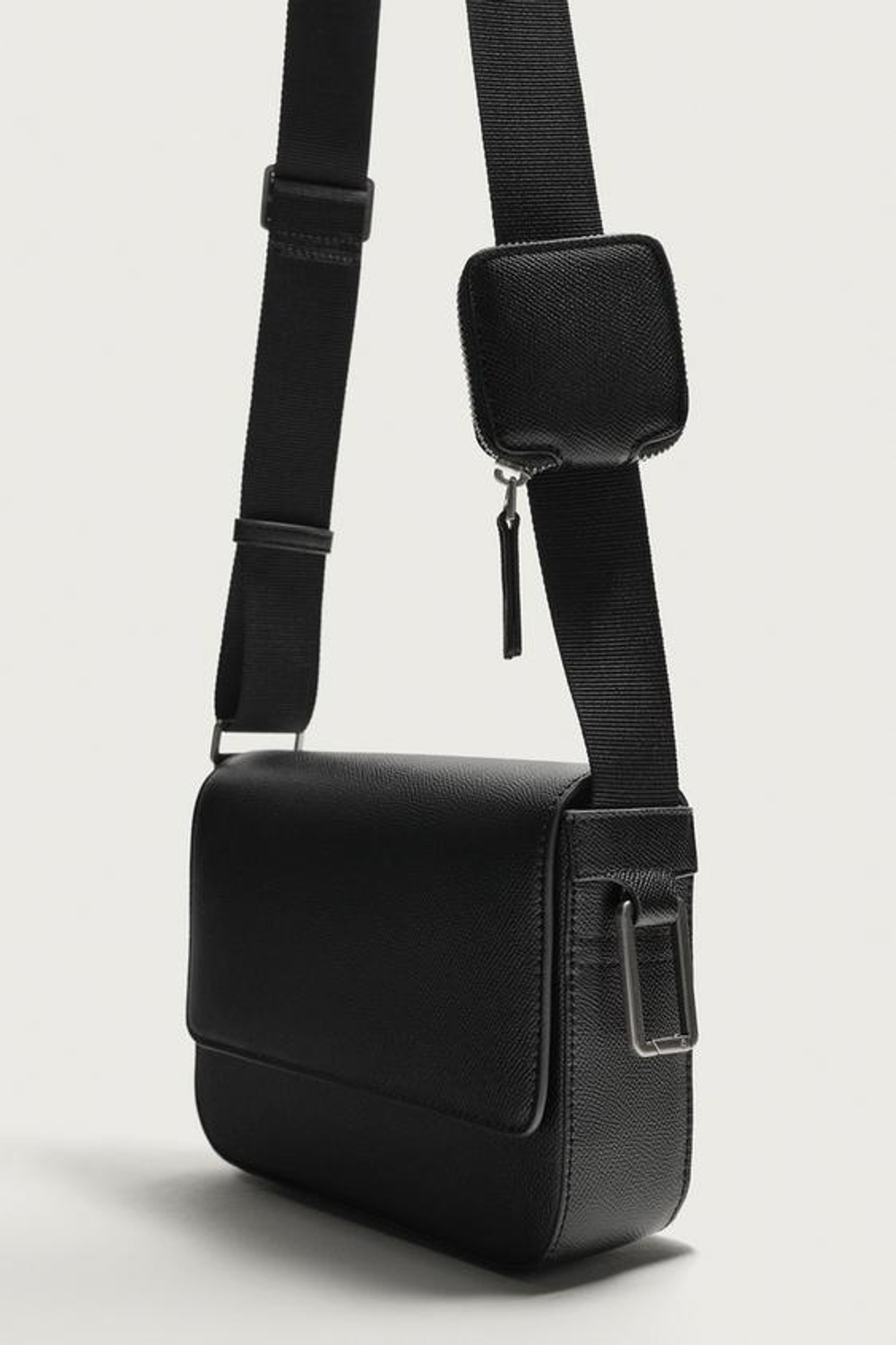 ZARA СУМКА С КЛАПАНОМ И ТЕКСТУРНОЙ ОТДЕЛКОЙ, ЧЕРНЫЙ