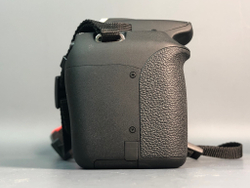 Canon 1200D Kit 18-55mm 3.5-5.6 III 2.000 кадров
