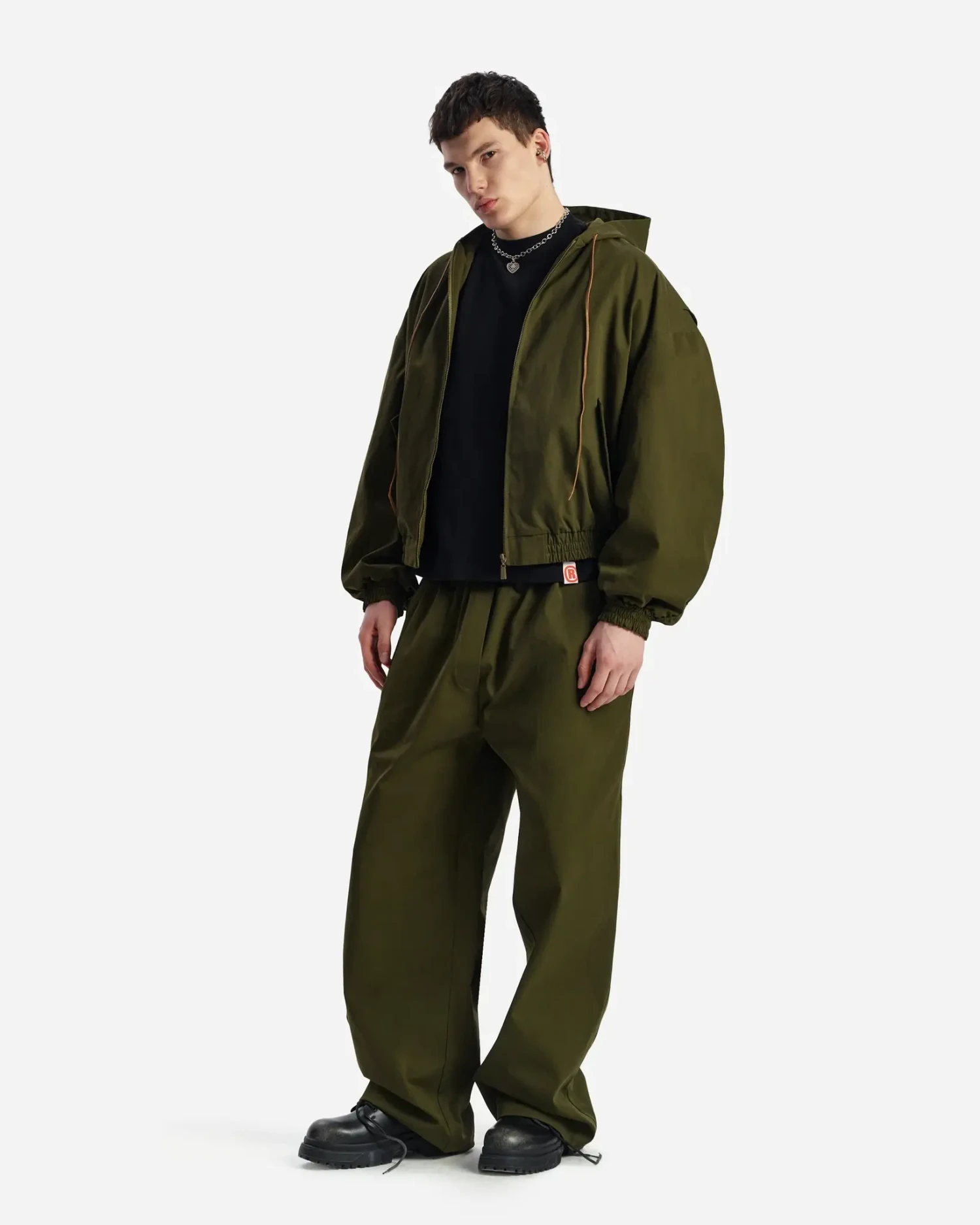 Широкие брюки хаки