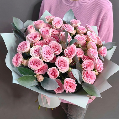 Букет из 9 розовых кустовых роз сорта "Dinara"