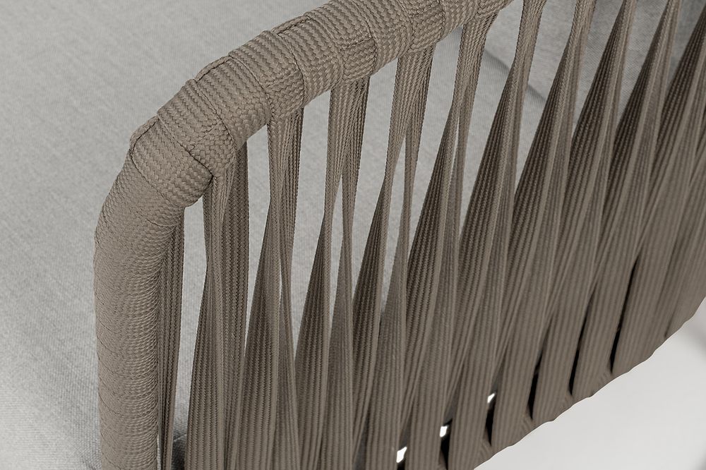 "Багамы" кресло плетеное из роупа, каркас алюминий бежево-серый (RAL7006) муар, роуп серо-коричневый 23мм, ткань светло-серая