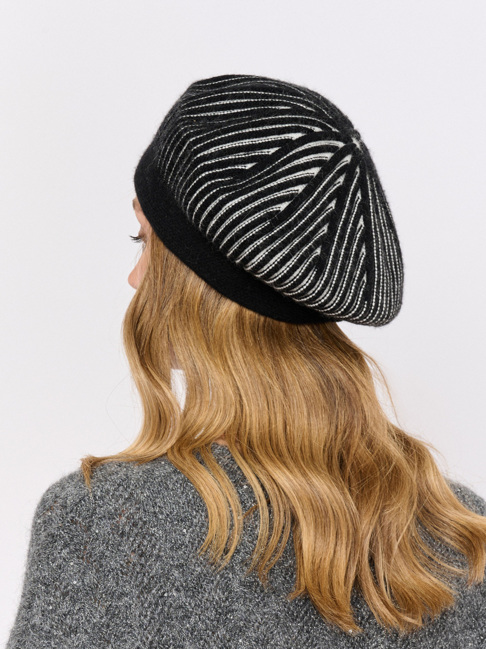 Шапка женская FRANCO VELLO