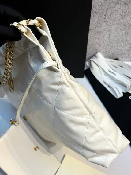 Сумка Chanel 22 белый