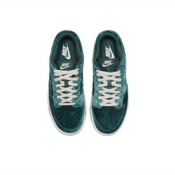 Nike Dunk Low "Atomic Teal"