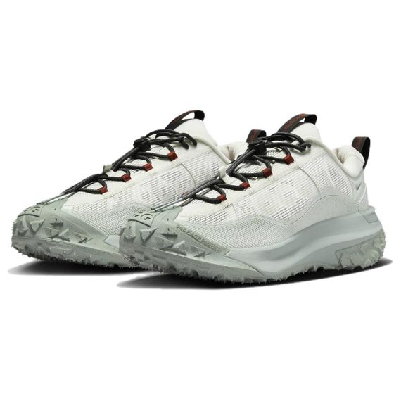 NIKE ACG Mountain Fly - уникальная коллекция нижнего белья белого и синего цвета.