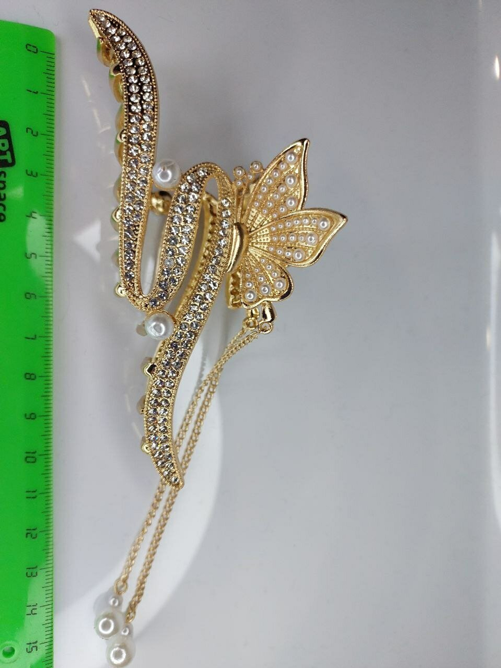 Заколка-краб для волос "Волшебный завиток" со стразами. Цвет золото.