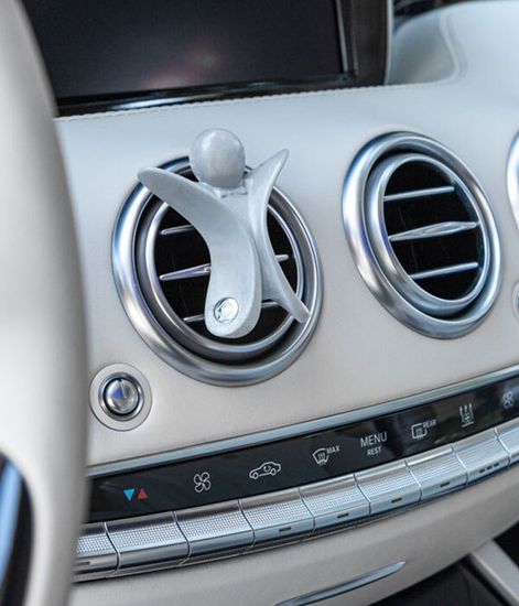 СИЛЬВЕРСТОУН серебристый, дизайнерский ароматизатор для автомобиля Silverstone Vinner, Vinove