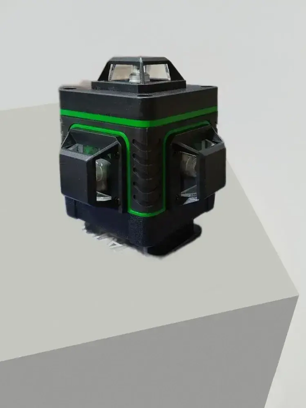 Лазерный уровень нивелир самовыравнивающийся строительный/16 линий 4D/Зеленый луч/ 360 градусов