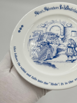 Тарелка Алиса в Стране Чудес Yamaka