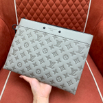 Louis Vuitton Pochette To-Go