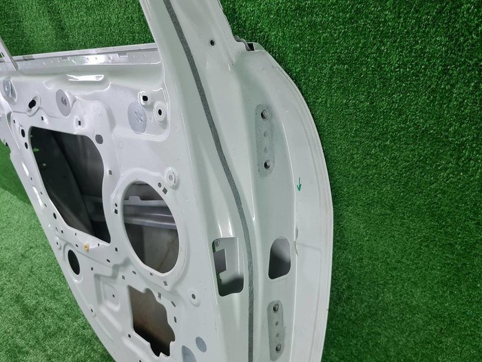 Дверь задняя левая Jaguar XE (2015-н.в.)