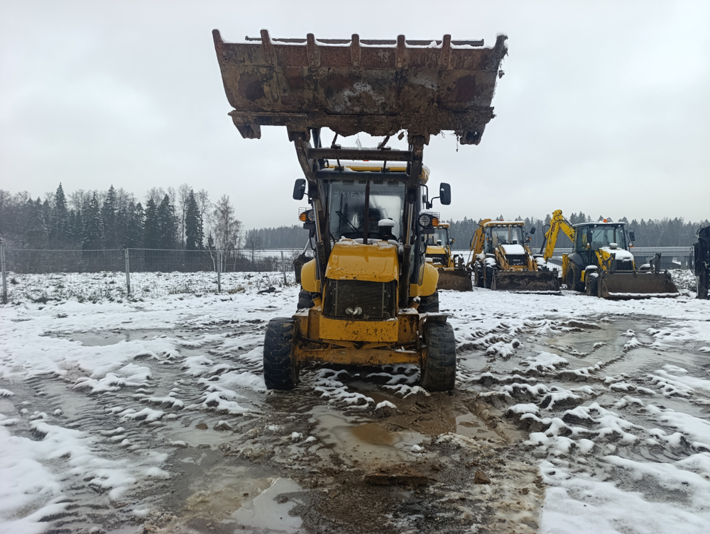 BIZON 777 Экскаватор-погрузчик 777 (Дизельный, 4,4 л, 102 л.с., МТ)