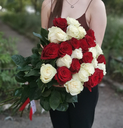 Букет из 33 роз