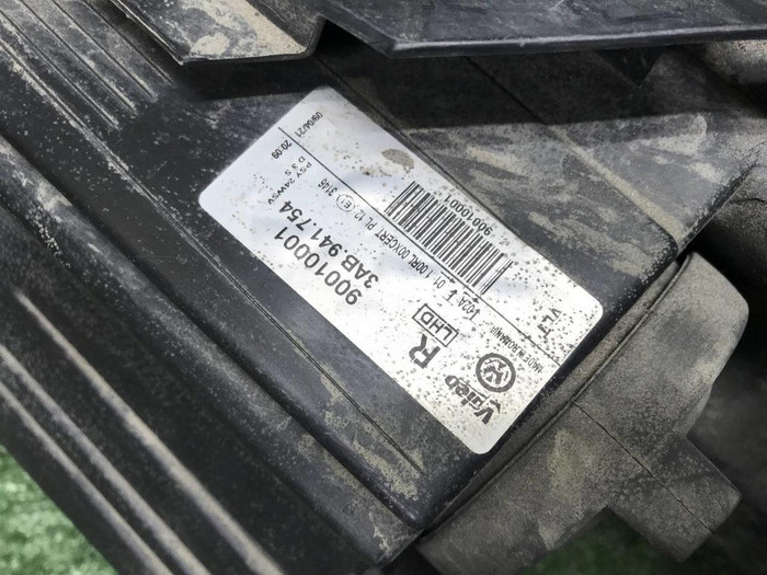 Фара правая VW Passat B7 (2011-2015) ксенон