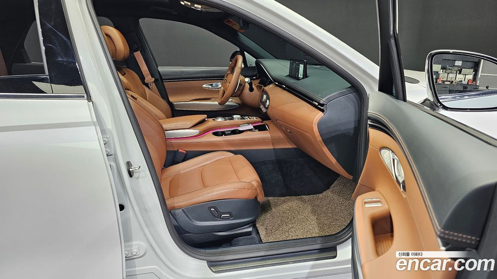Genesis GV70 2.5T Бензин AWD (10.2022)