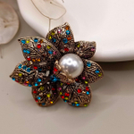 Брошь "Цветочная брошь с жемчужиной"