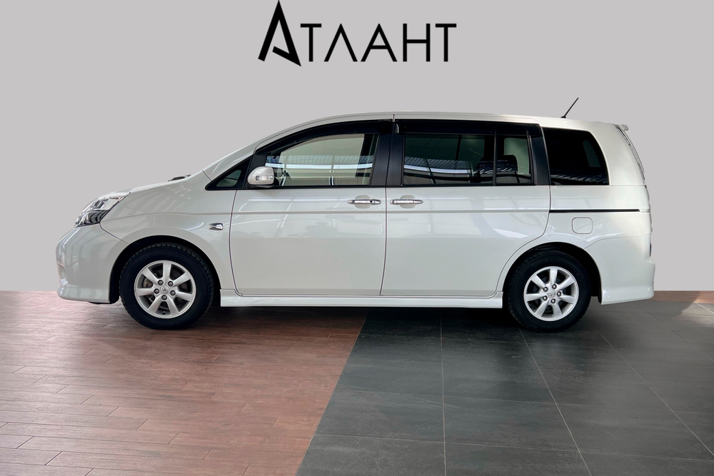 Toyota Isis, 2012 год