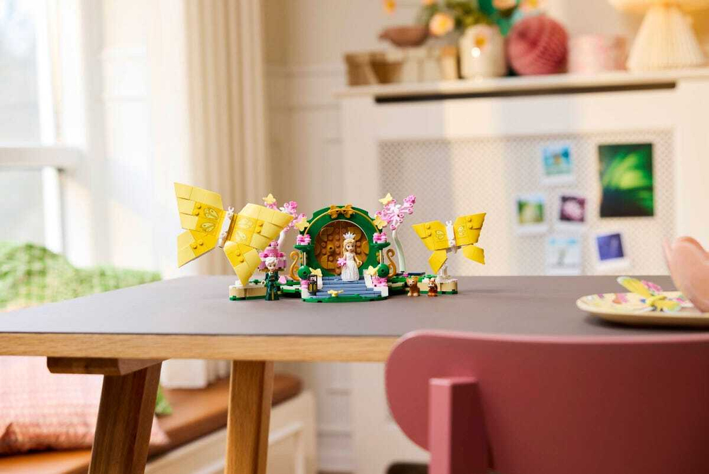 Конструктор LEGO Wicked 75688 Glinda's Wedding Day