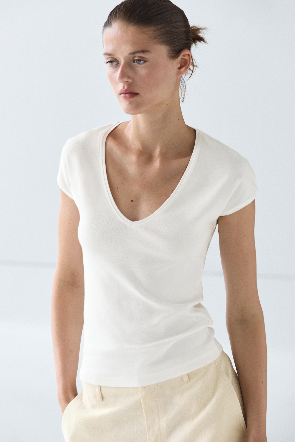 Massimo Dutti Футболка с V-образным вырезом, белый