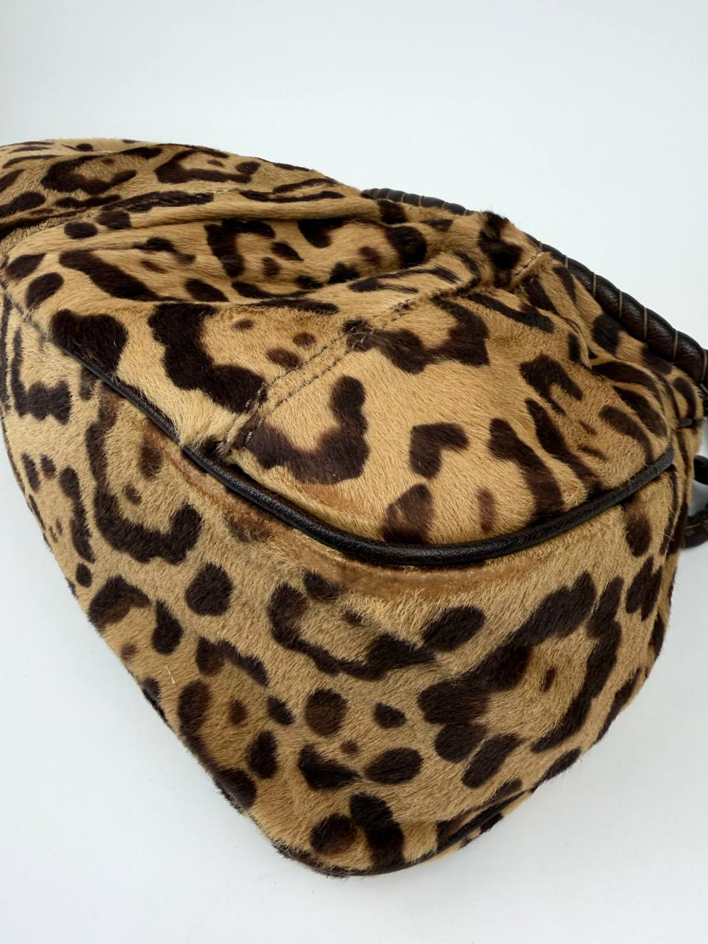 Сумка Valentino Garavani Leopard Pony Hair Leather Shoulder Bag Beige