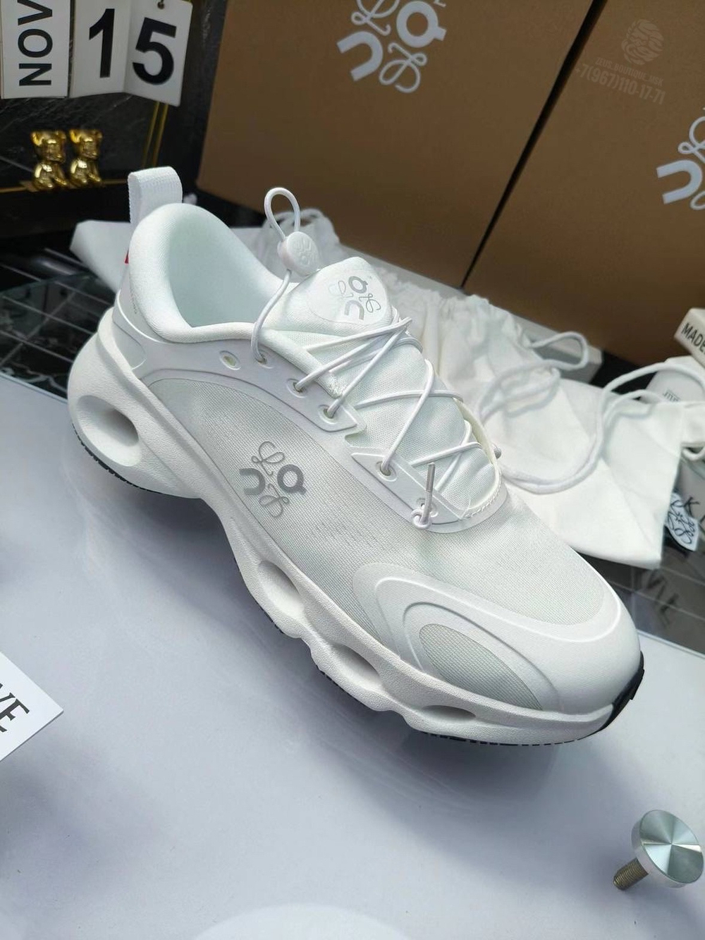 Кроссовки On Running x Loewe Cloudsolo