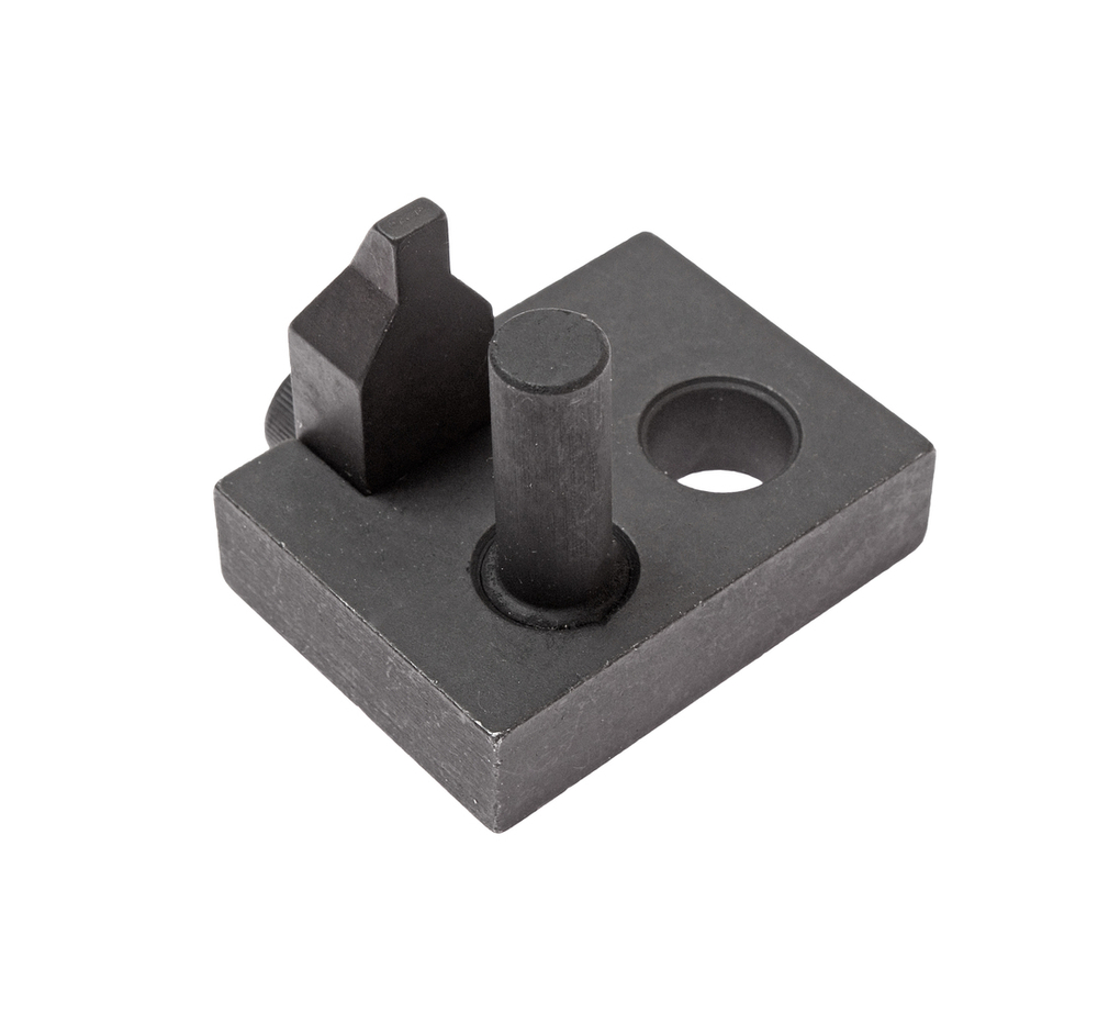 JTC-4109 - Фиксатор зубчатого колеса топливного насоса (VW,AUDI) JTC - 
	Предназначен для фиксации звездочки привода насоса высокого давления.
	Применяется на автомобилях с механическим насосом.
	Применение: Passat 2006&rsaquo;, Touareg 2003&rsaquo;, Ауди (Audi) Q7&rsaquo;, а также дизельные двигатели.
	Используется при регулировке фаз газораспределения на 6-цилиндровых двигателях объемом 3.0, 3.6 л. 4V.
	Тип двигателя: BLV, BHL, BHK.
	Оригинальный номер: Т10332.
	Габаритные размеры: 70/60/60 мм. (Д/Ш/В)
	Вес: 123 гр.