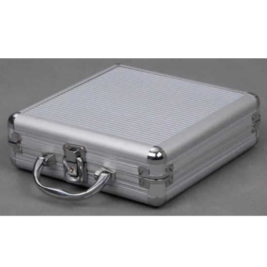 Покер в кейсе 100 с номиналом (пластиковые фишки) (9308-100)