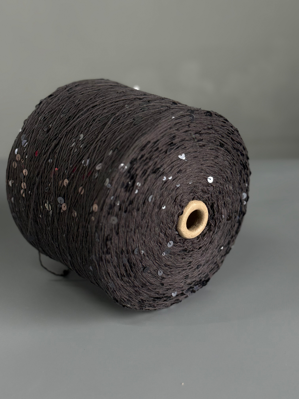 Пряжа Glam Shine пайетки 6+3 мм (1354/графит, гланцевые пайетки), 250м/100гр