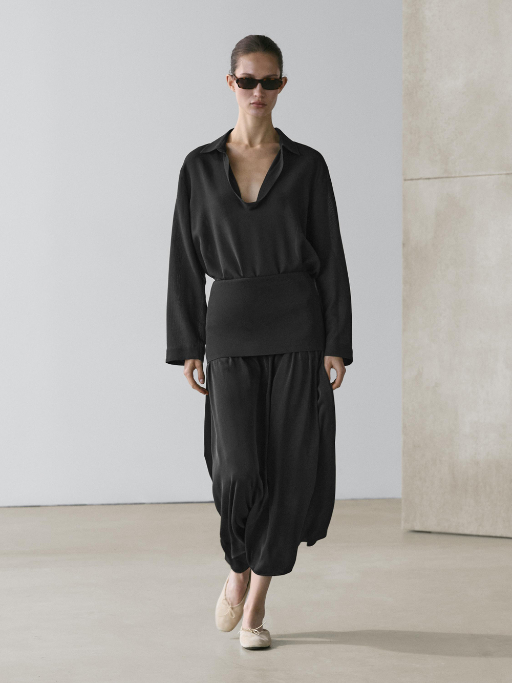 Massimo Dutti Рубашка из струящегося смесового хлопка с V-образным вырезом, коричневый